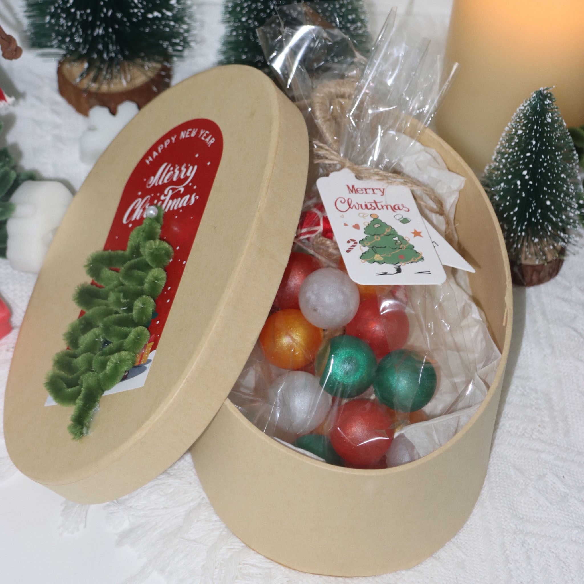 【Christmas Limited】 Essential Oil Soap Garland (20 Soaps) Red Green White Gold Color | Natural Grape Scent, Hanging Decoration | Random Gift: Christmas Tree or Santa Claus Pipe Cleaner Ornament