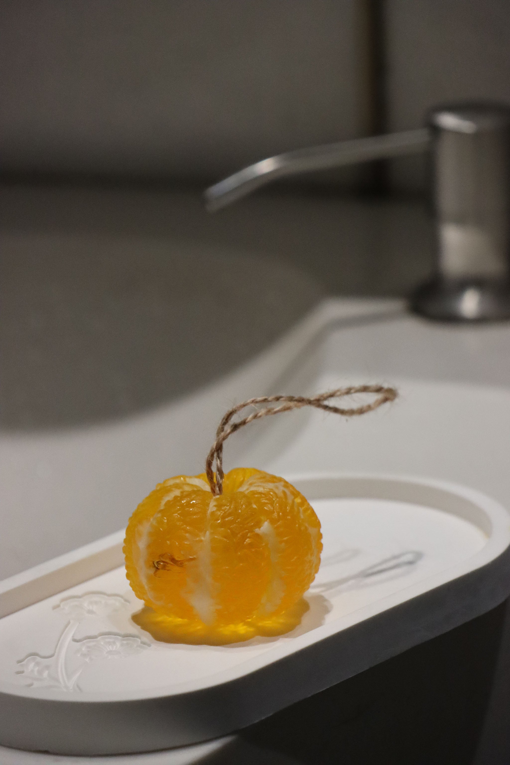 Concise & Accurate Natural Orange Essential Oil Handmade Soap , Citrus Scent, Gentle Cleansing, Suitable for Sensitive Skin