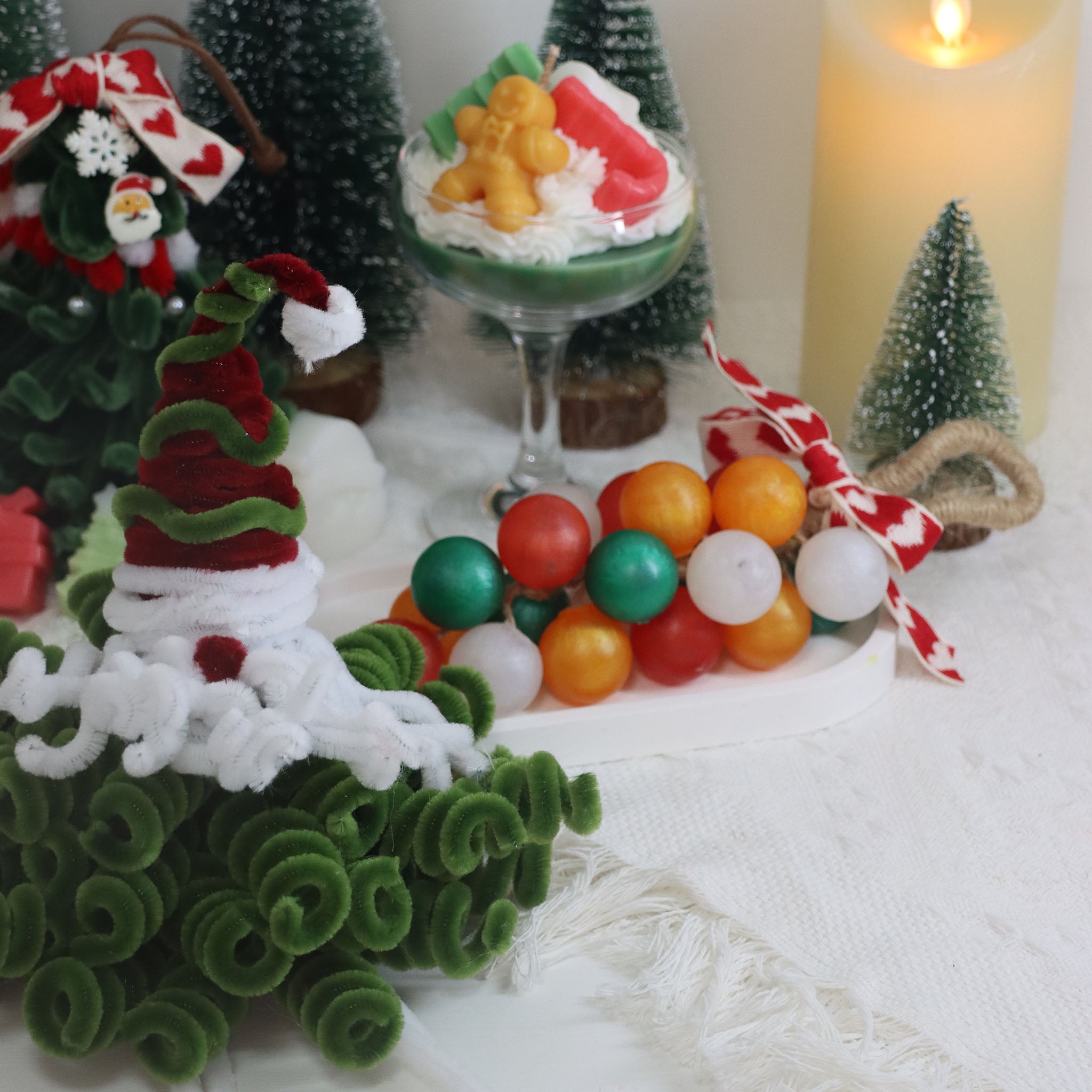 【Christmas Limited】 Essential Oil Soap Garland (20 Soaps) Red Green White Gold Color | Natural Grape Scent, Hanging Decoration | Random Gift: Christmas Tree or Santa Claus Pipe Cleaner Ornament