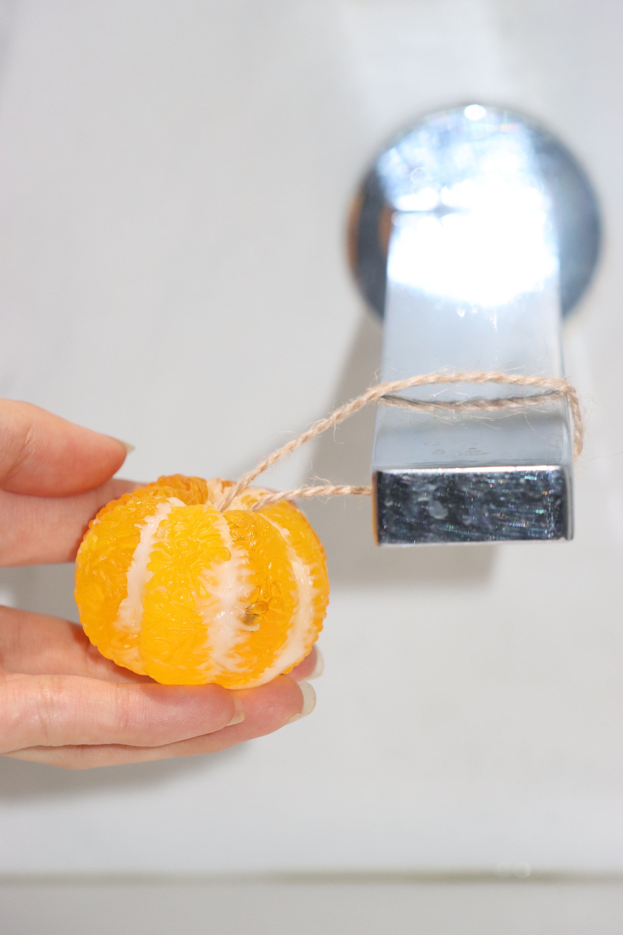 Concise & Accurate Natural Orange Essential Oil Handmade Soap , Citrus Scent, Gentle Cleansing, Suitable for Sensitive Skin