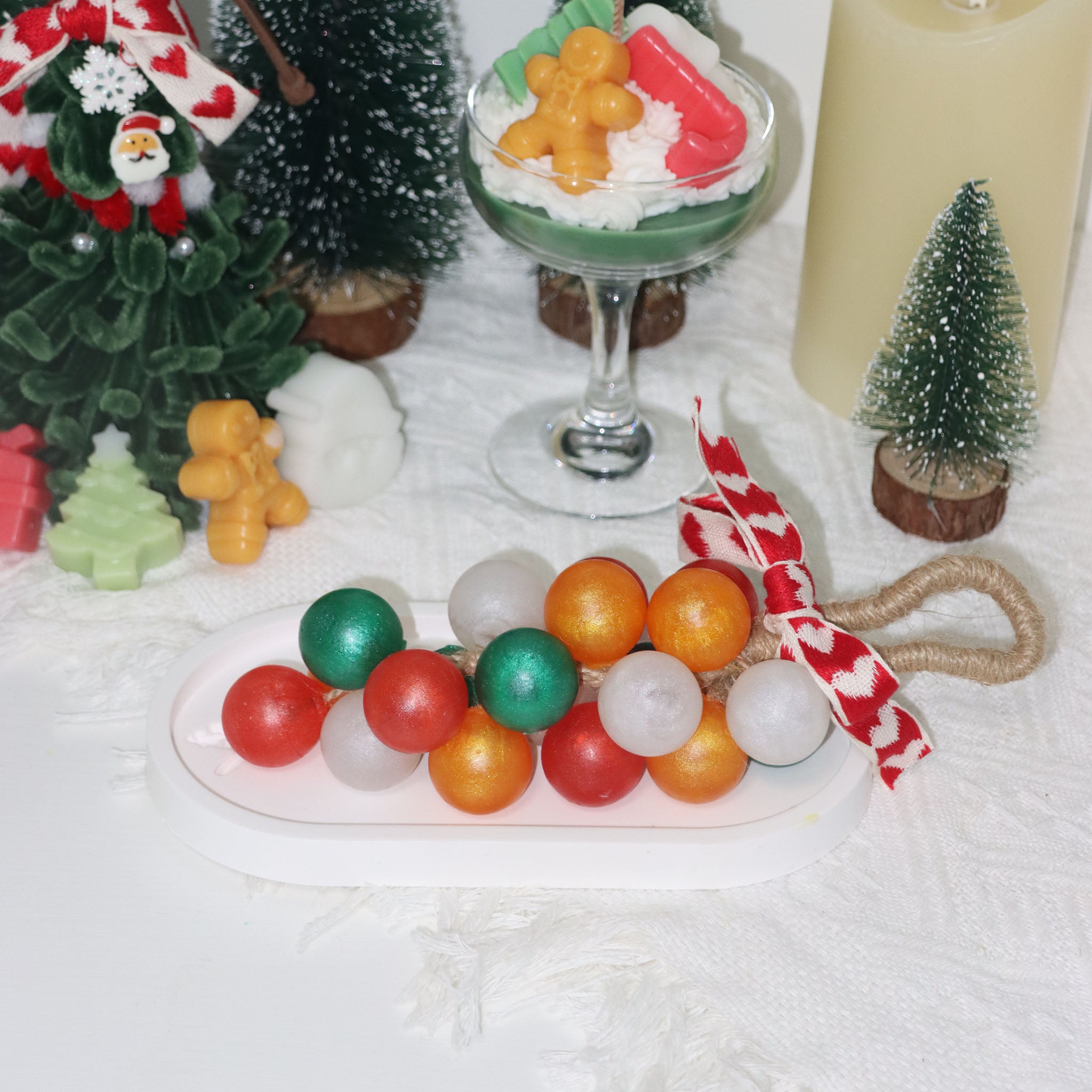 【Christmas Limited】 Essential Oil Soap Garland (20 Soaps) Red Green White Gold Color | Natural Grape Scent, Hanging Decoration | Random Gift: Christmas Tree or Santa Claus Pipe Cleaner Ornament