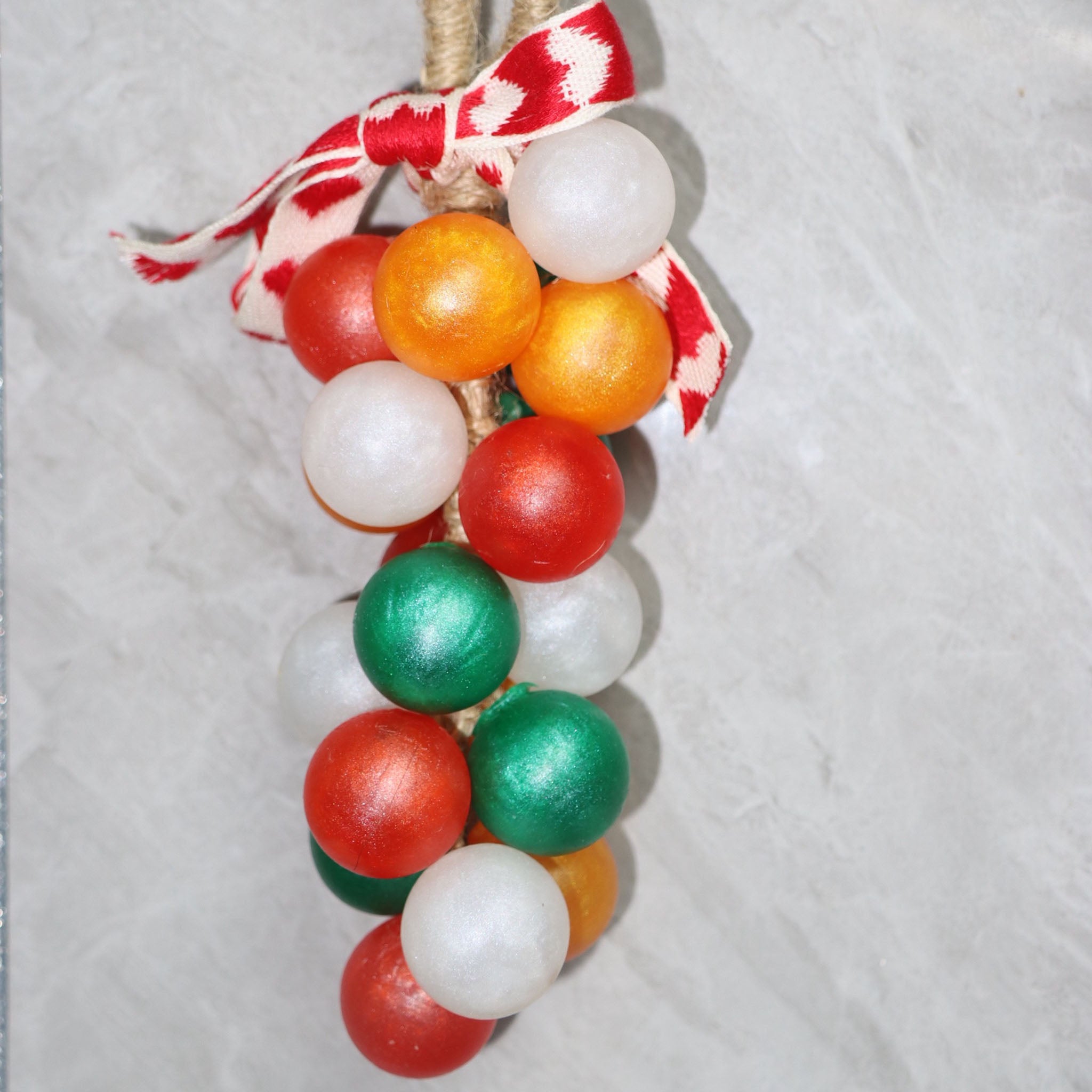 【Christmas Limited】 Essential Oil Soap Garland (20 Soaps) Red Green White Gold Color | Natural Grape Scent, Hanging Decoration | Random Gift: Christmas Tree or Santa Claus Pipe Cleaner Ornament