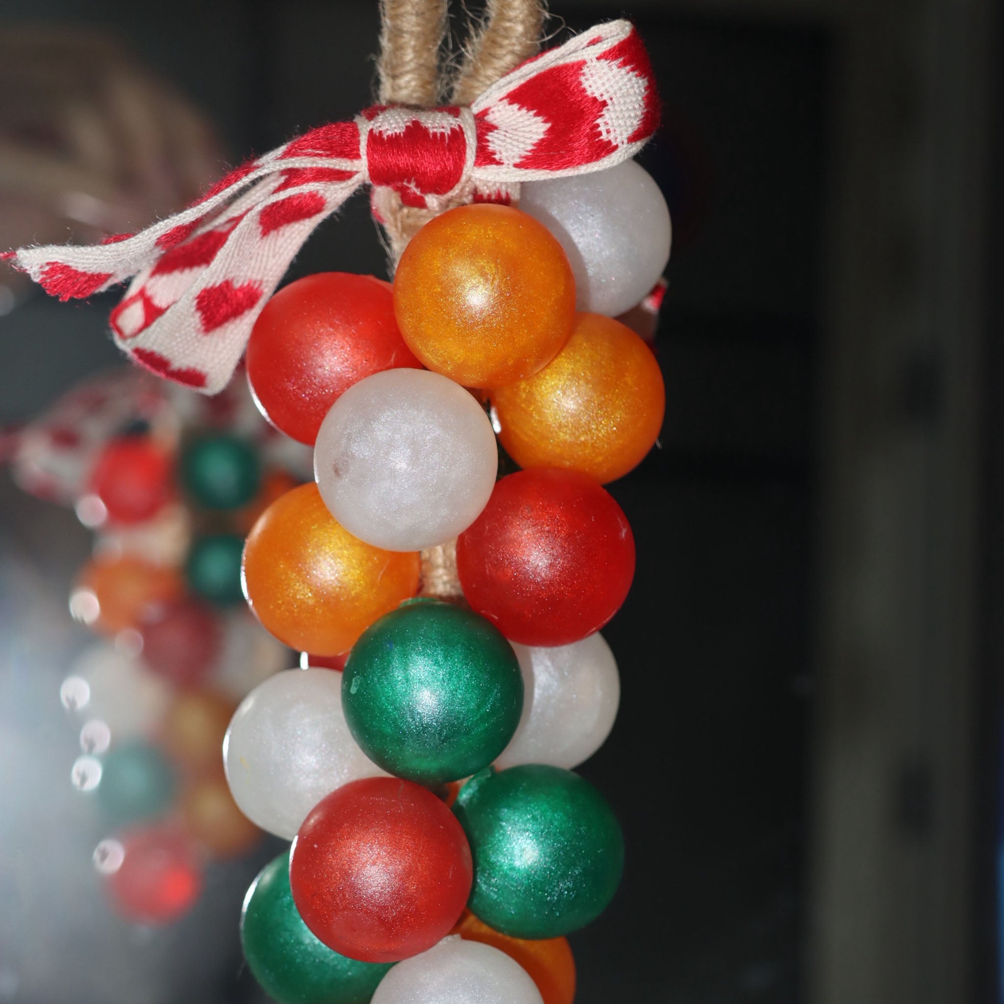 【Christmas Limited】 Essential Oil Soap Garland (20 Soaps) Red Green White Gold Color | Natural Grape Scent, Hanging Decoration | Random Gift: Christmas Tree or Santa Claus Pipe Cleaner Ornament