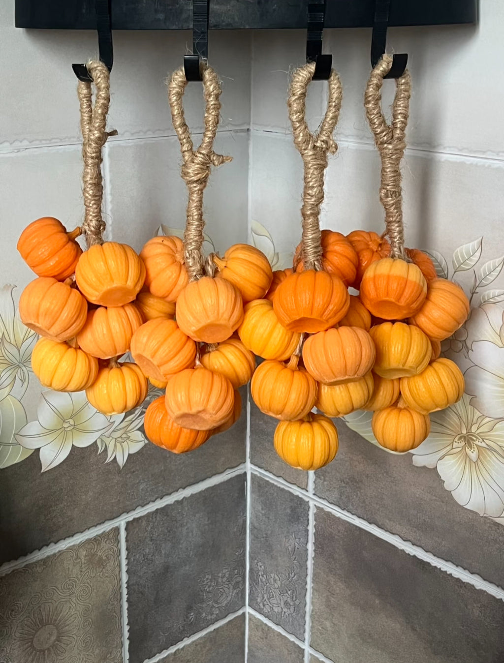 Handmade Pumpkin Soap Strand - 10 PCs Set | Natural Essential Oil Soap Collection | Festive Bathing Gift